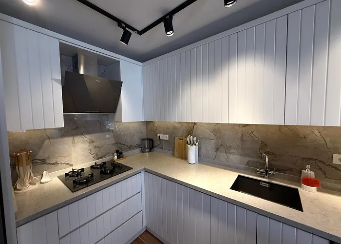 Апартаменти Sa Apartments! 2Br Flat 150M To The Beach *