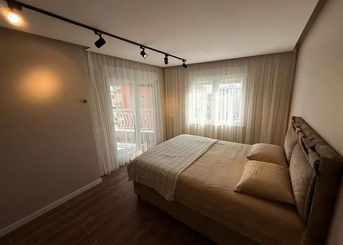 Апартаменти Sa Apartments! 2Br Flat 150M To The Beach Аланія