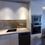 Apartament Sa Apartments! 2br Flat 150m To The