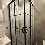 Sa Apartments! 2br Flat 150m To The Apartament