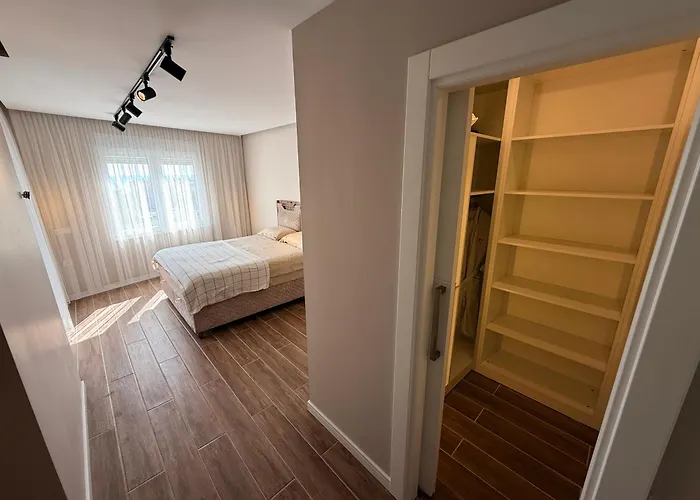 Sa Apartments! 2Br Flat 150M To The Beach אלאניה