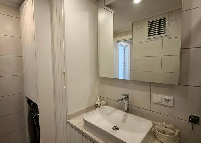 Sa Apartments! 2Br Flat 150M To The Beach *