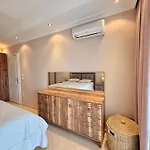 Sa Apartments! 2br Flat 150m To The *